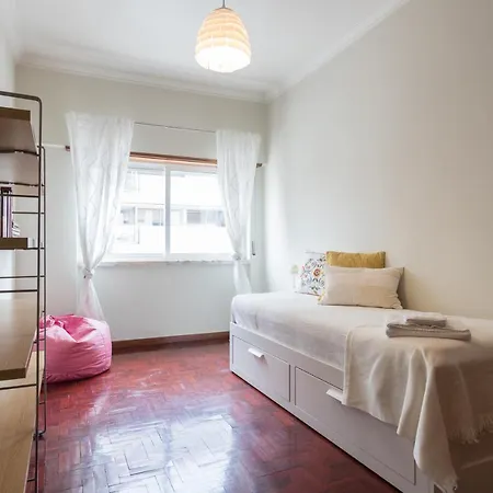 Feels Like Oeiras Sea View Апартаменты *